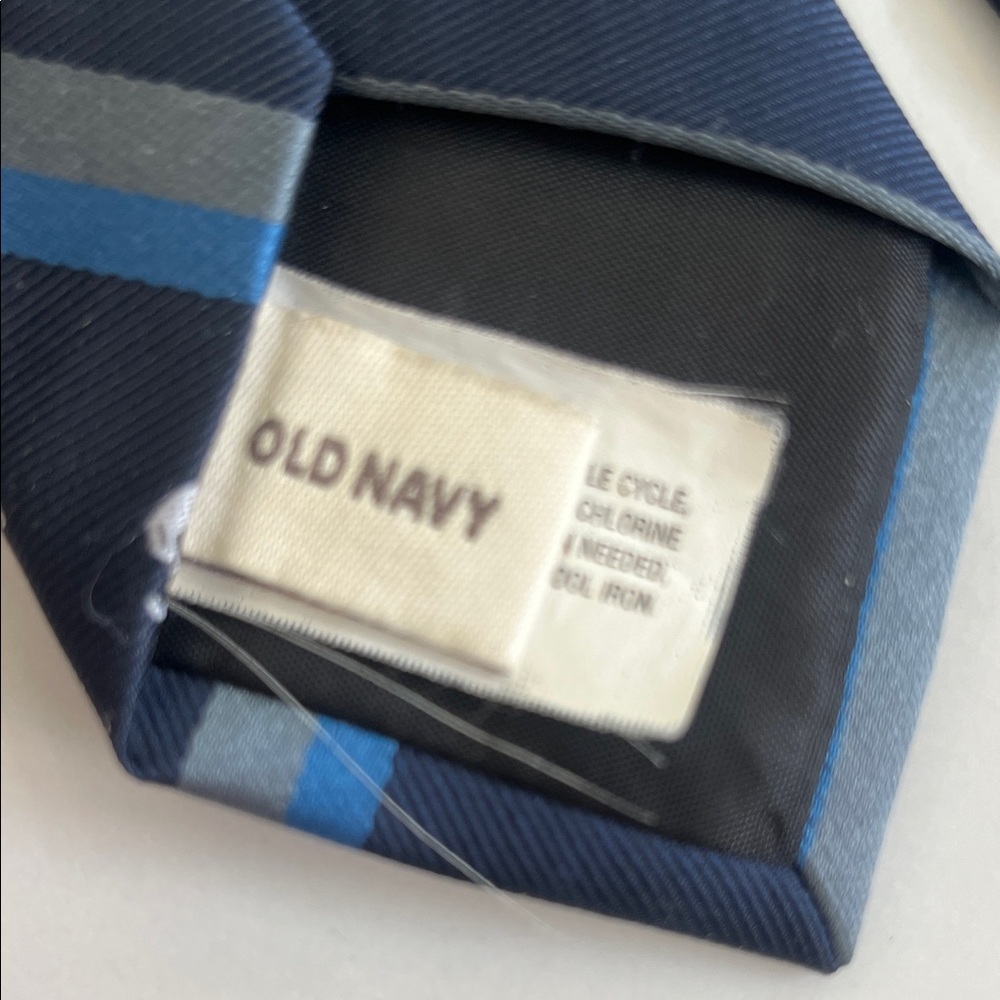 Old Navy Navy Blue and Gray Skull Stripe Youth Tie - Picture 2 of 7